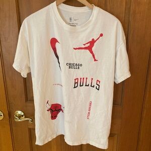 Nike Men's Chicago Bulls Statement T-shirt Size L